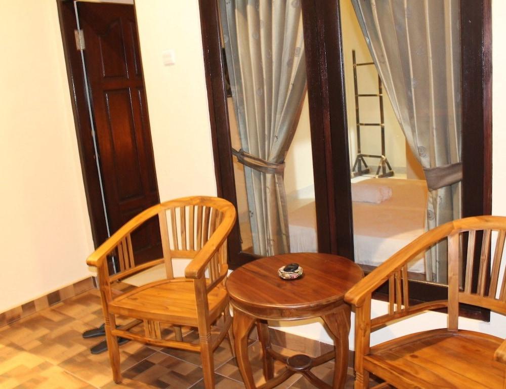 Chillin Kuta Homestay Экстерьер фото