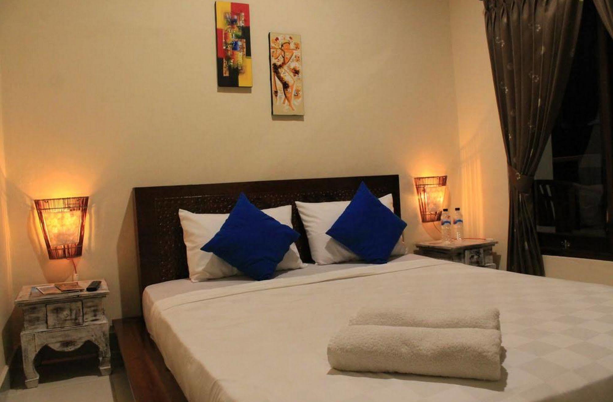 Chillin Kuta Homestay Экстерьер фото